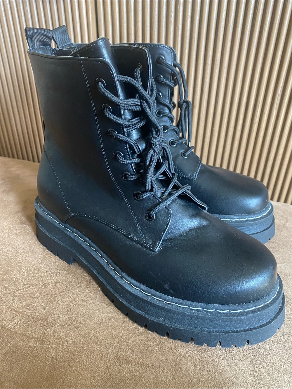 New Women's Lace-Up Platform Combat Boots 10